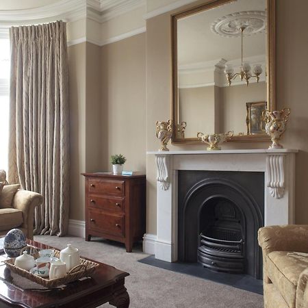2 Crescent Gardens Guest House Бат Экстерьер фото