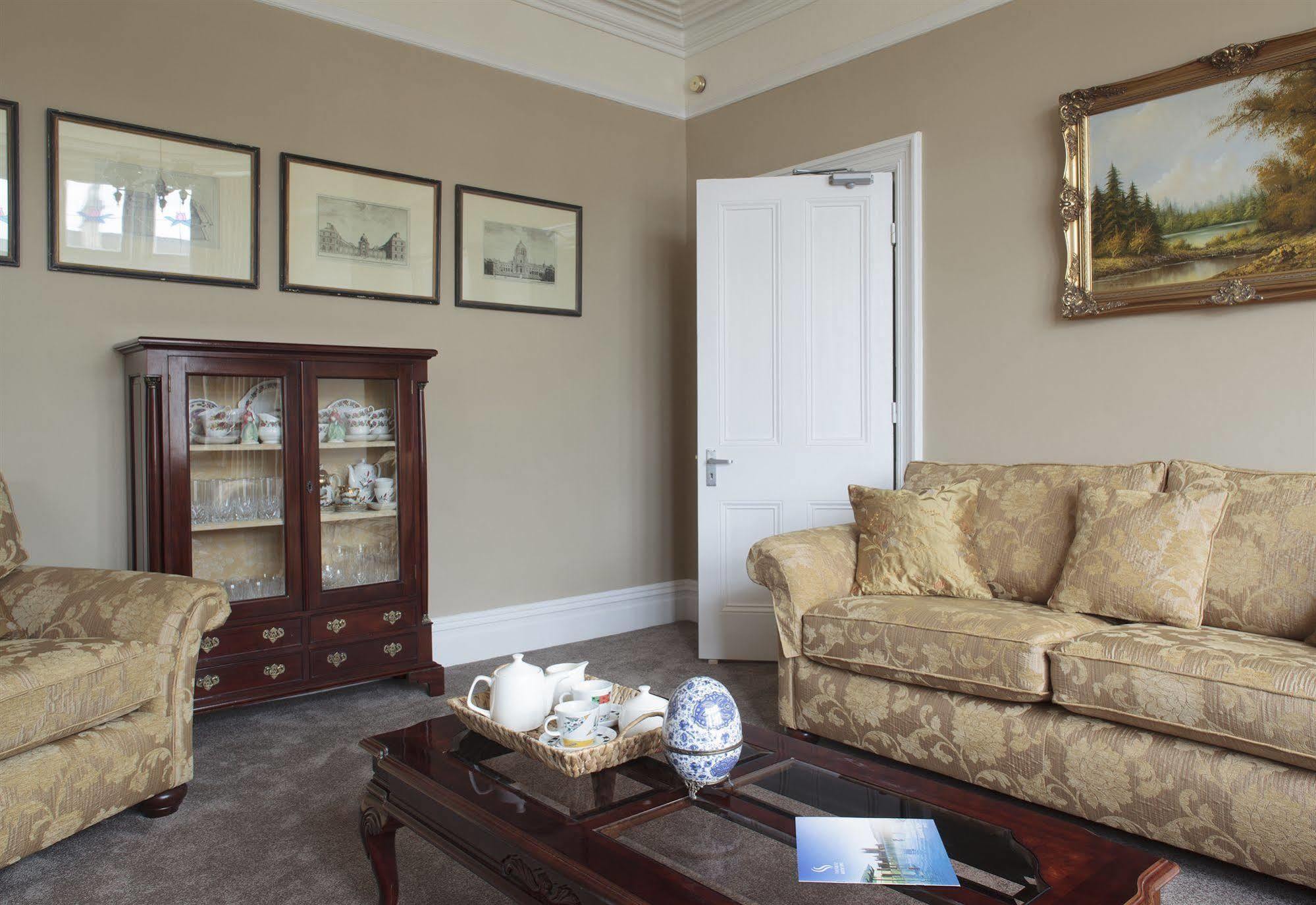 2 Crescent Gardens Guest House Бат Экстерьер фото